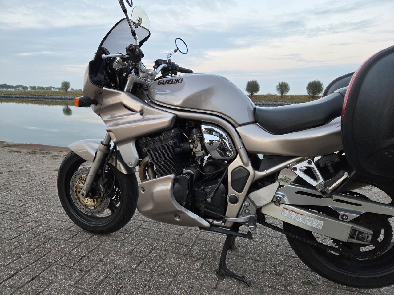 Suzuki GSF1200 Bandit met 3 delig kofferset