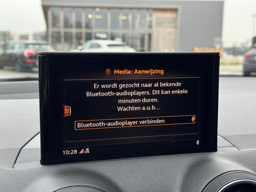 Audi Q2 35 tfsi sport * black pack * keyless * matrix led * stoelverwarming