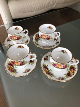 4 vintage kop en schotels Elizabethan Staffordshire