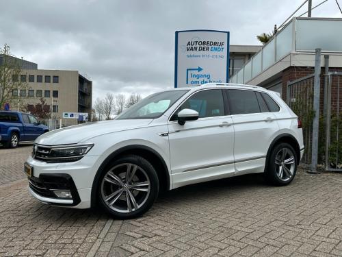 Volkswagen Tiguan 1.4 tsi act connected series r-line panoramadak trekhaak 