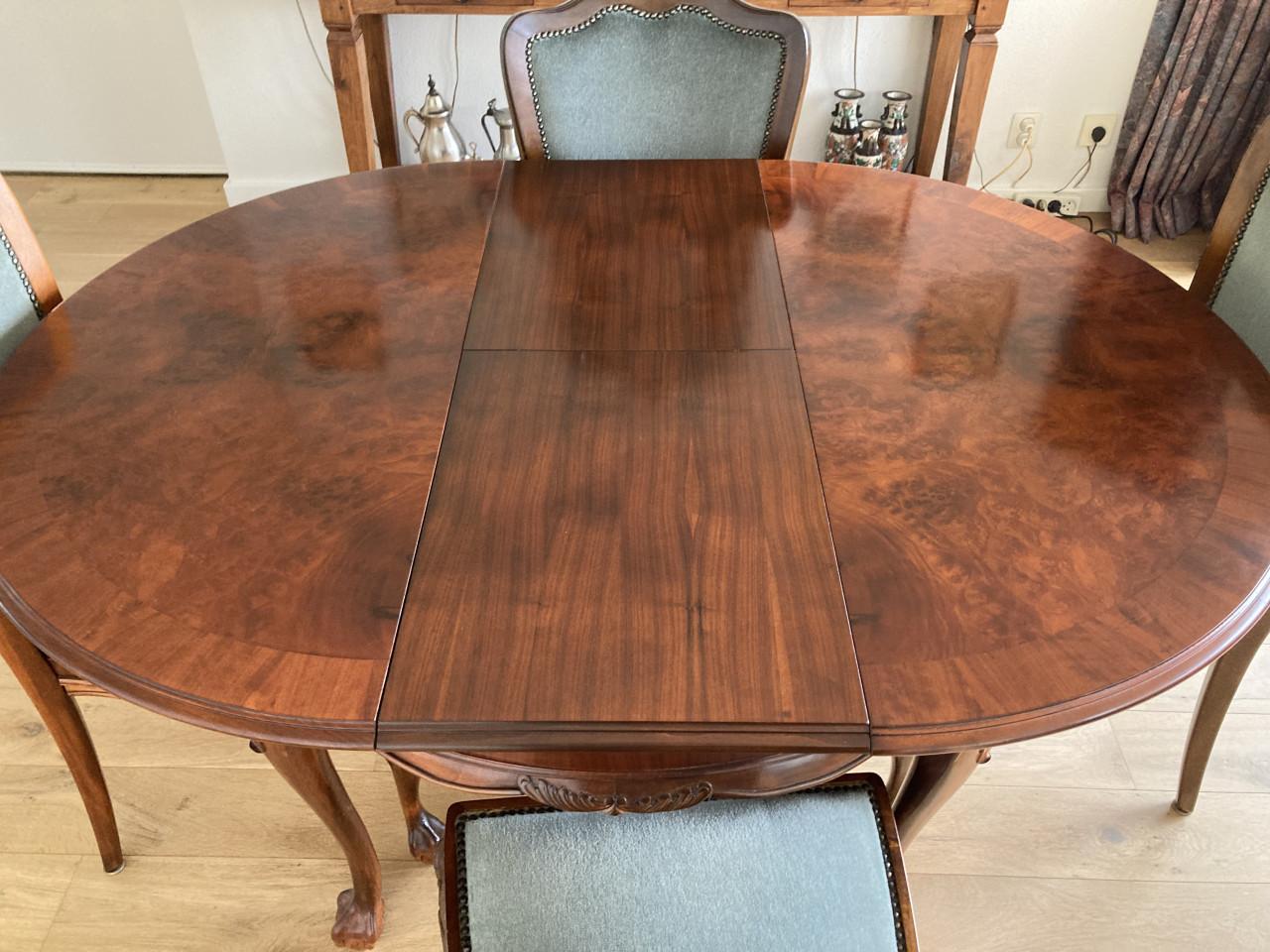 Noten houten eettafel