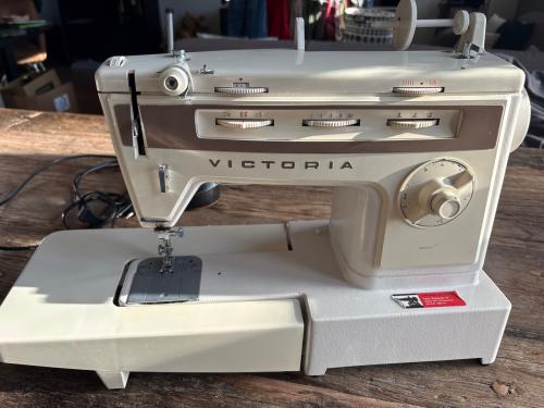 Victoria Naaimachine - Werkt prima!