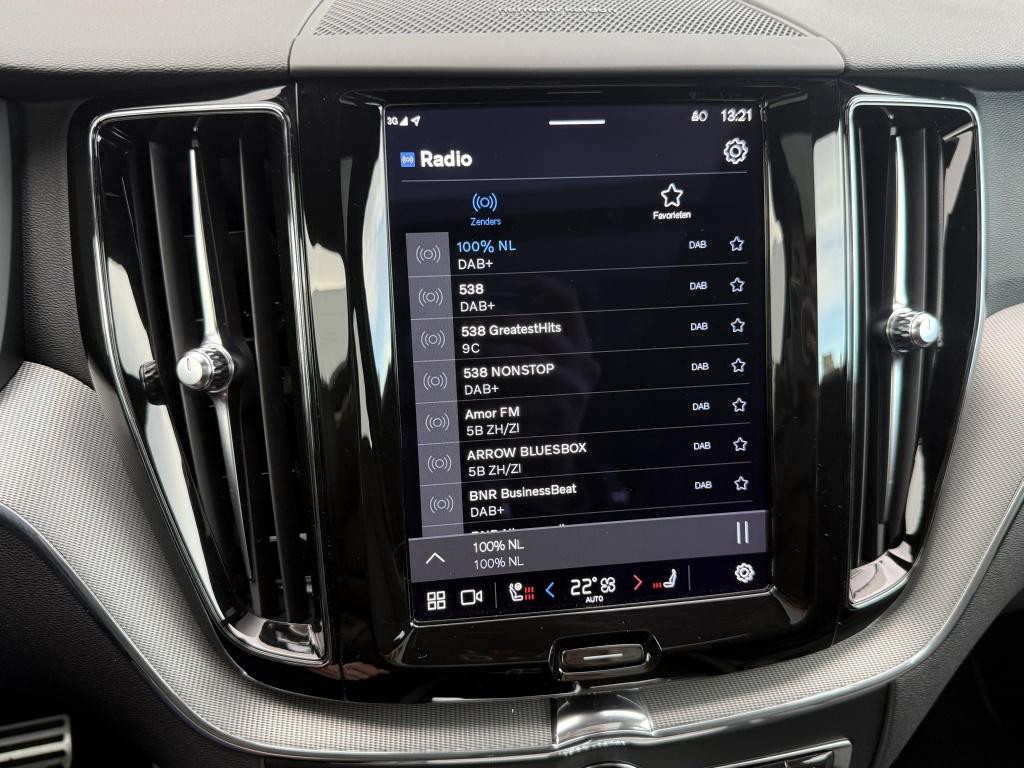 Volvo XC60 t6 340pk recharge r-design| adap.cruise| panodak| 22''lm| camera