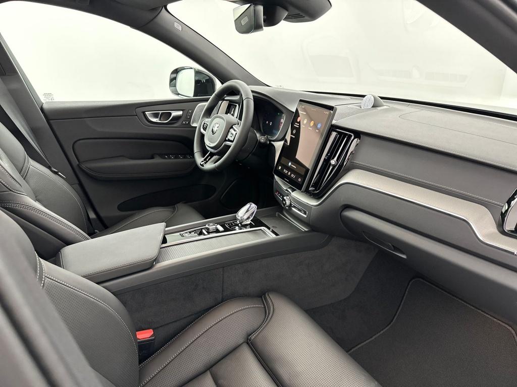 Volvo XC60 t8 awd ultra dark executive edition
