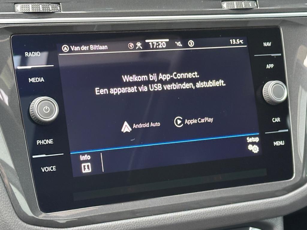 Volkswagen Tiguan 1.5 tsi 150pk dsg r-line | panoramadak | 20 inch | black 