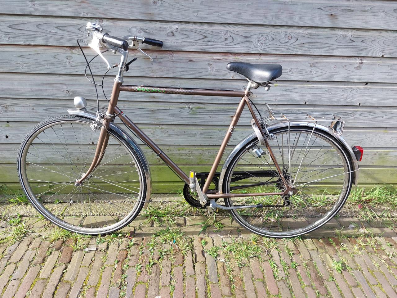 Herenfiets en damesfiets