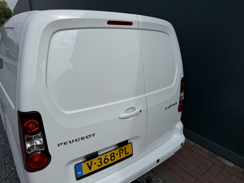 Peugeot Partner 120 1.6 bluehdi 75 l1 premium pack 3-zitter