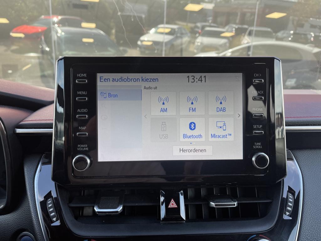 Toyota Corolla Touring Sports 2.0 hybrid executive | trekhaak | pano | nav!