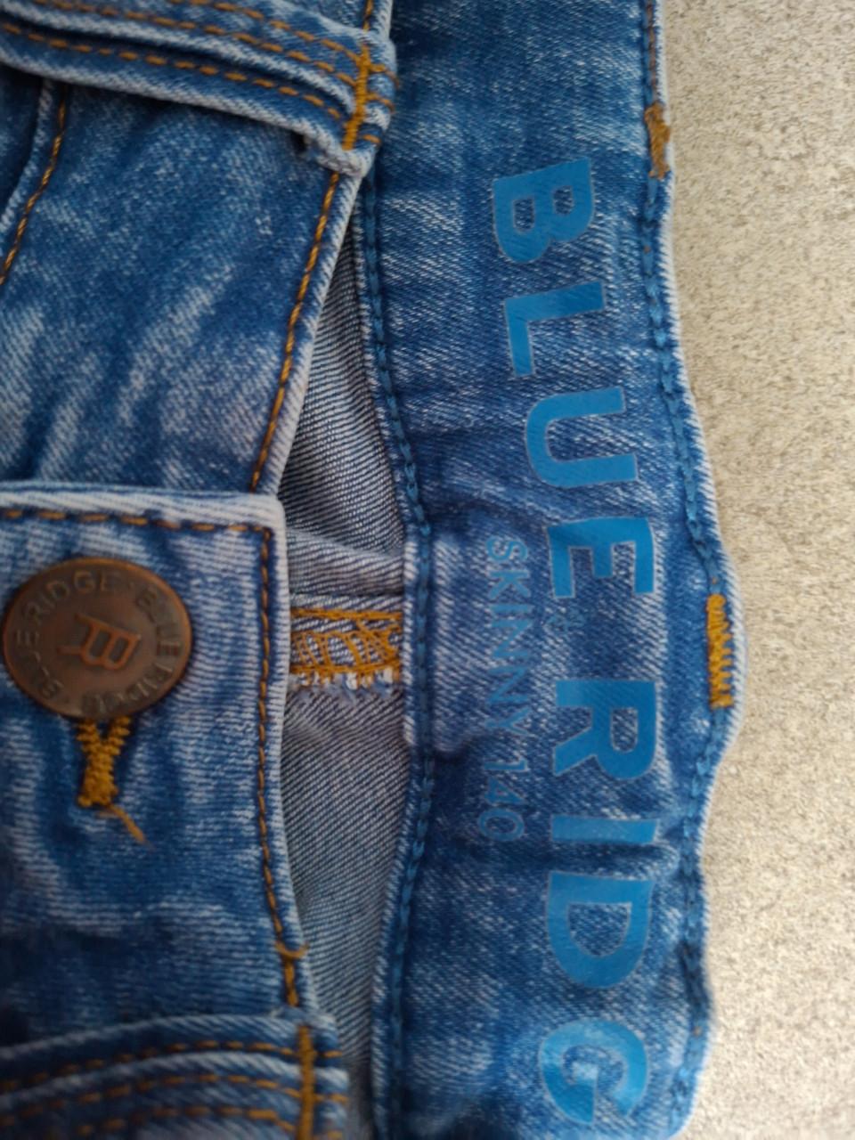 Spijkerbroeken maat 140