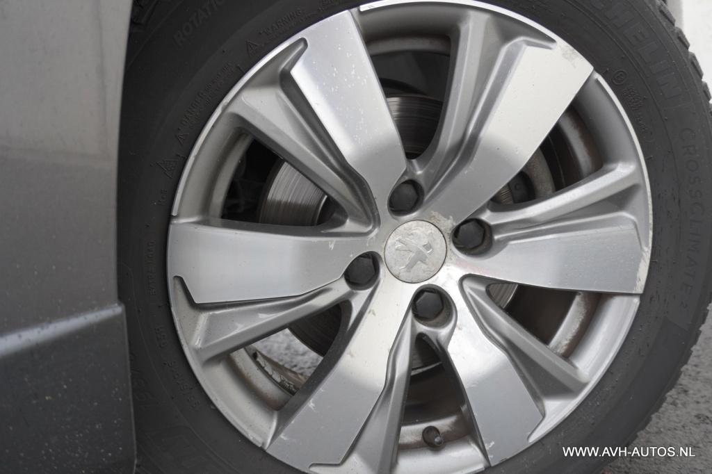 Peugeot 2008 1.2 puretech allure