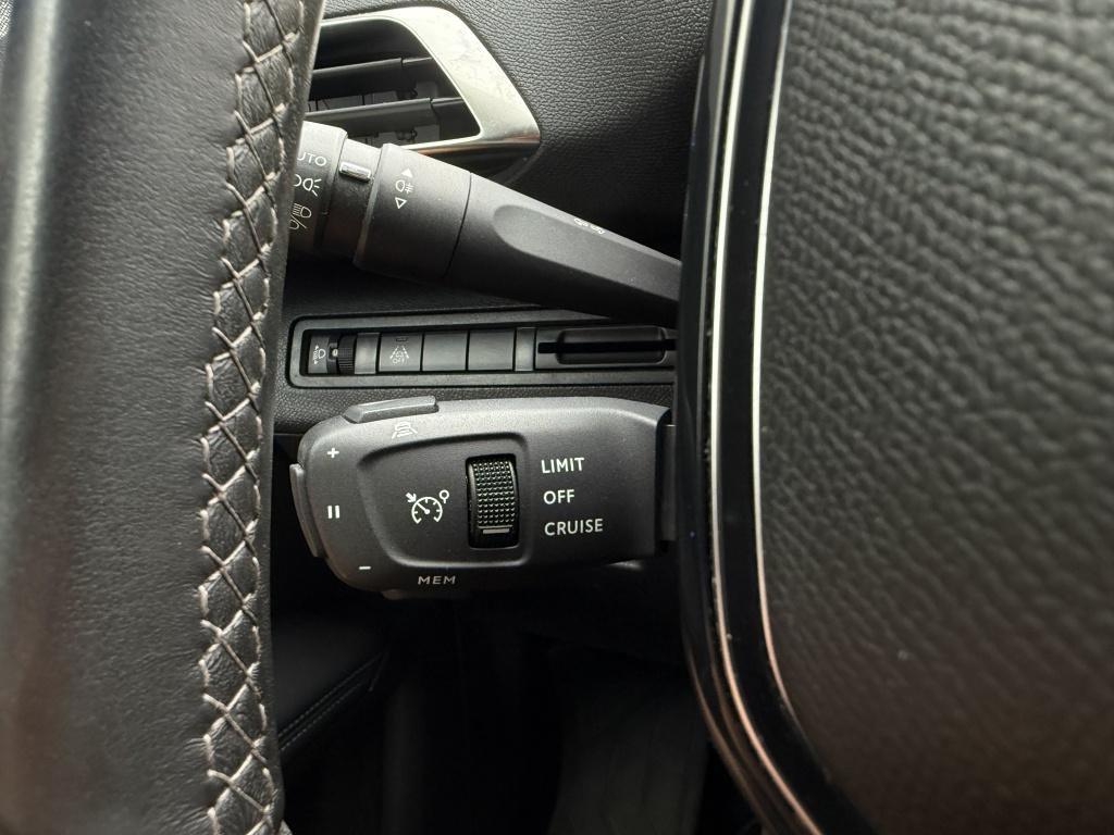 Peugeot 3008 1.2 puretech allure