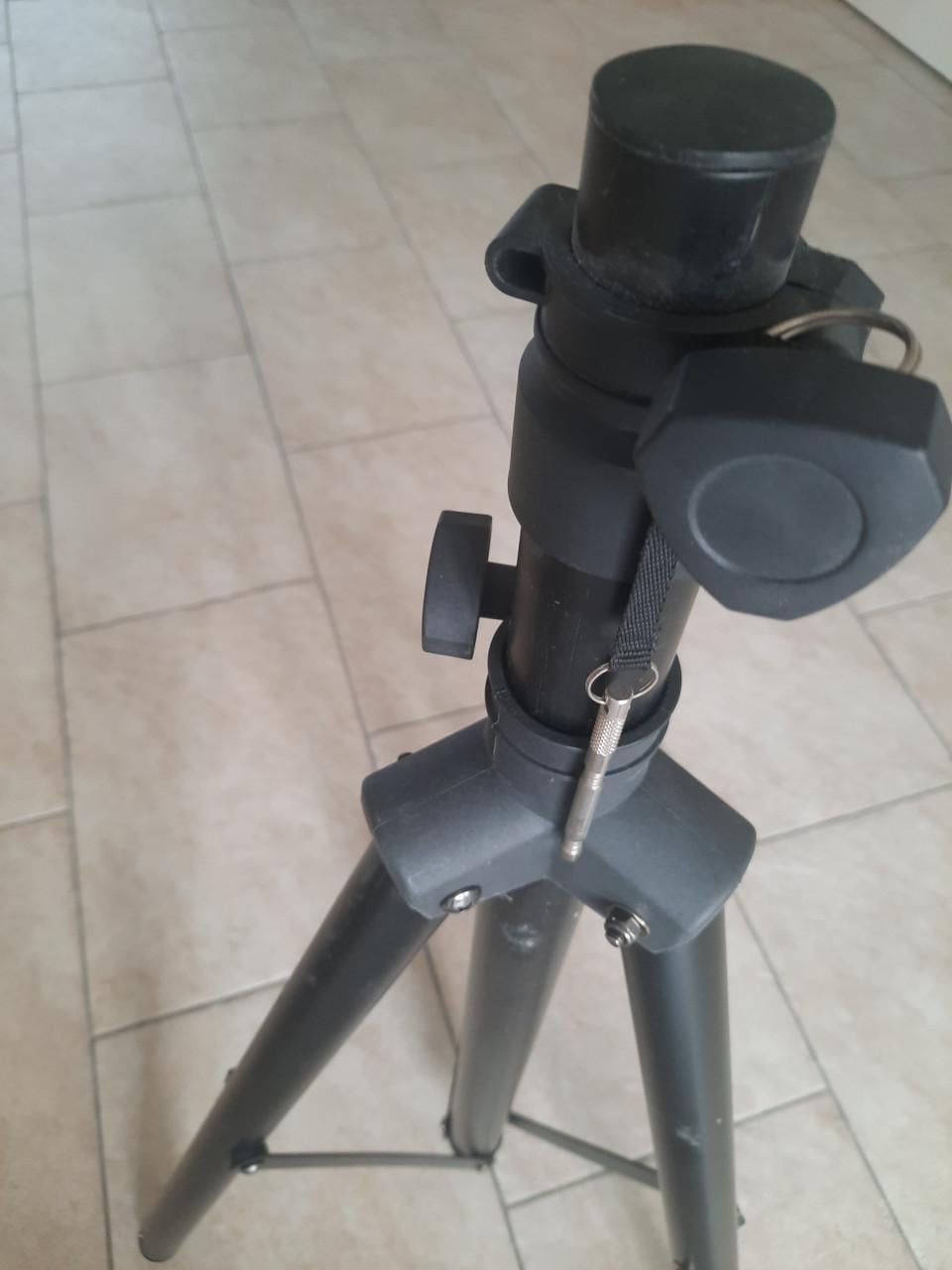 Driepoot statief voor schotel draaibaar