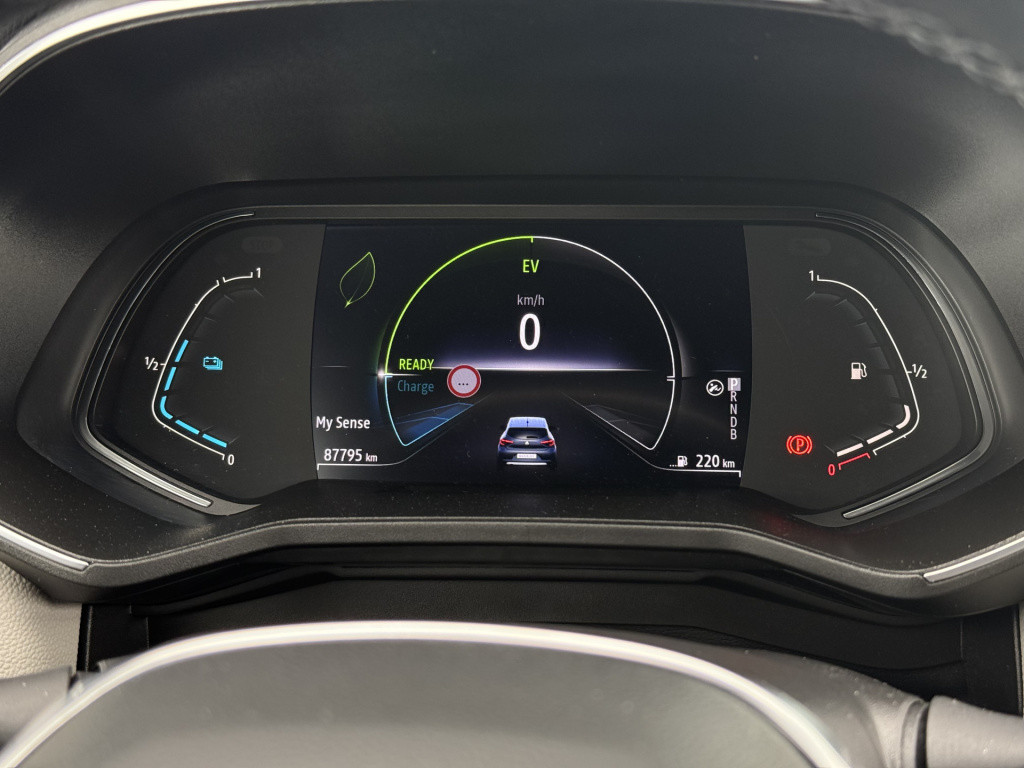 Renault Clio 1.6 e-tech hybrid 140 initiale paris | nl-auto | dealer ond. |