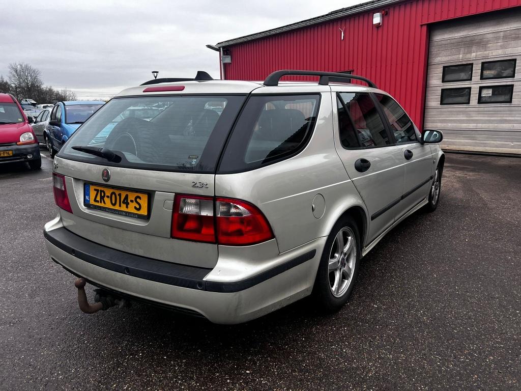 Saab 9-5 estate 2.3t vector