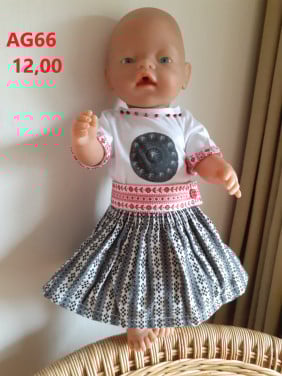Baby born / babyborn set . Opbrengst KiKa. Poppenkleertjes.