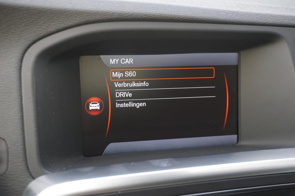 Volvo S60 1.6 t4 momentum automaat - climate / navi / cruise / parkeers. / 