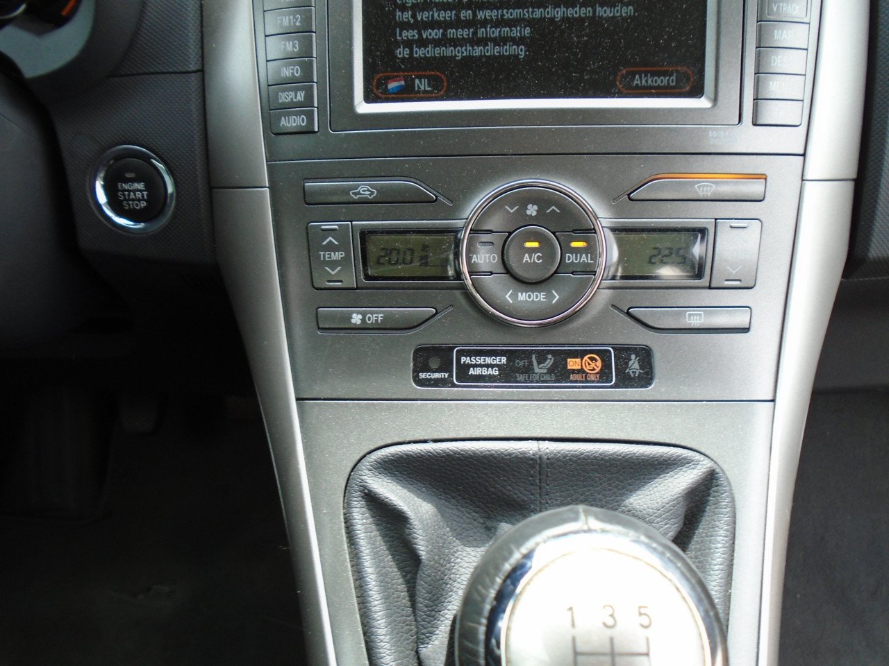 Toyota Auris 1.6 VVTi Vele extra's