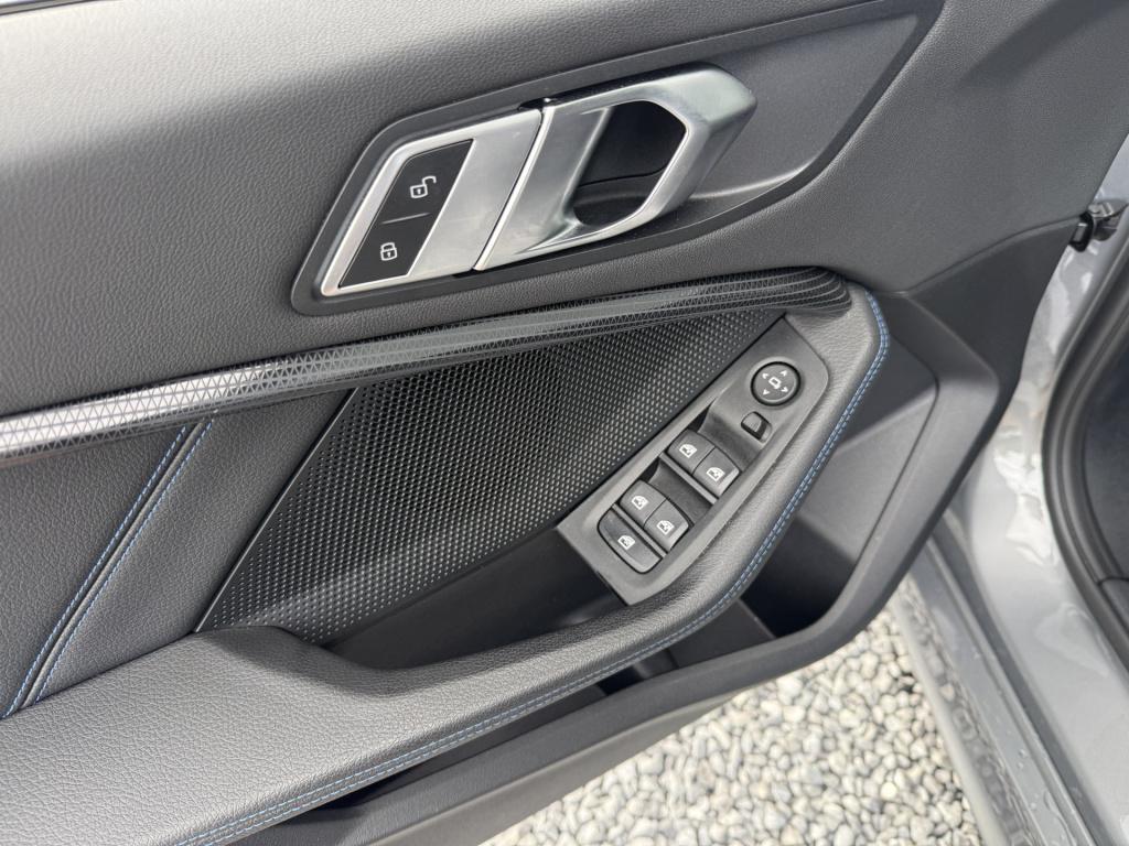 BMW 1 Serie 120i automaat high executive m-sportpakket 5-drs