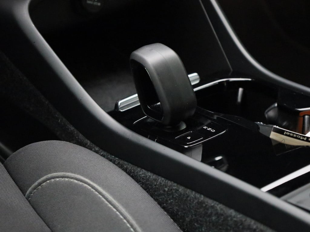 Volvo XC40 recharge core | automaat | lmv | parkeer sensoren | virtual cock