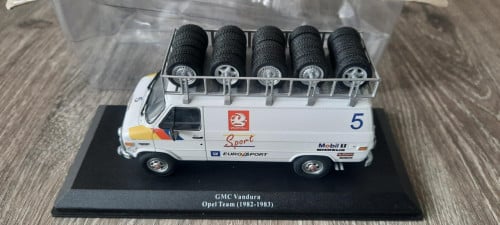 Vauxall Van , service bus rally team
