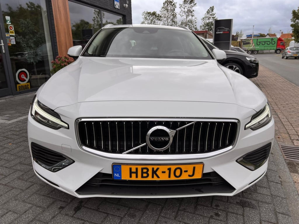 Volvo V60 2.0 t6 recharge awd r-design
