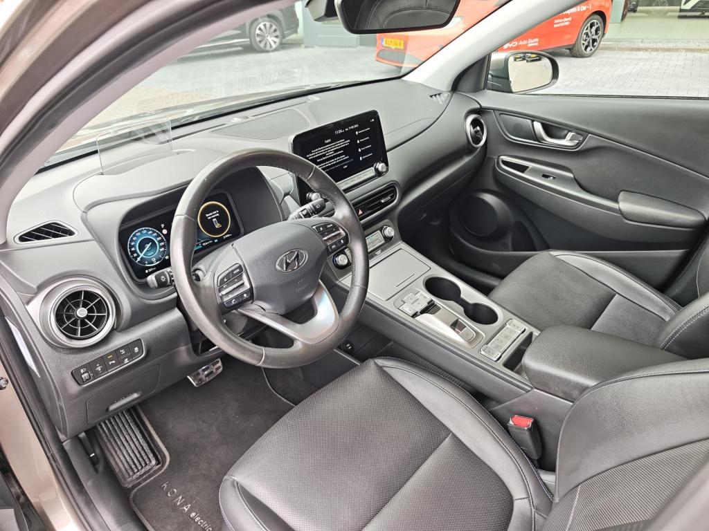 Hyundai Kona ev premium 64 kwh soh 98%