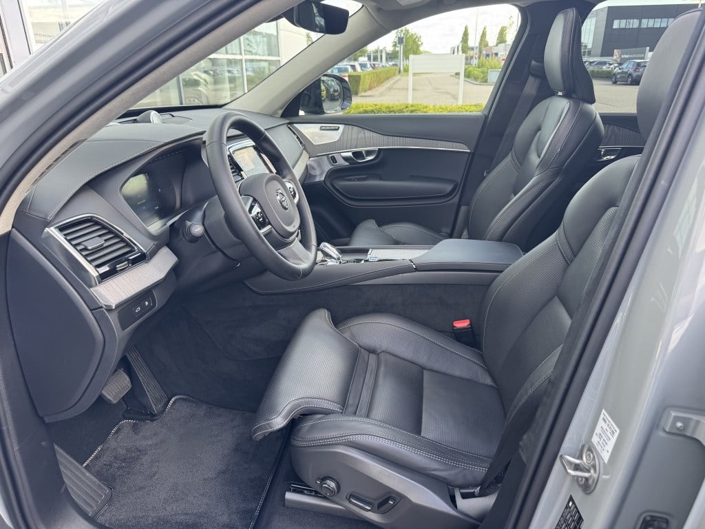 Volvo XC90 t8 455pk recharge ultra dark| full options!! b&w | luchtvering