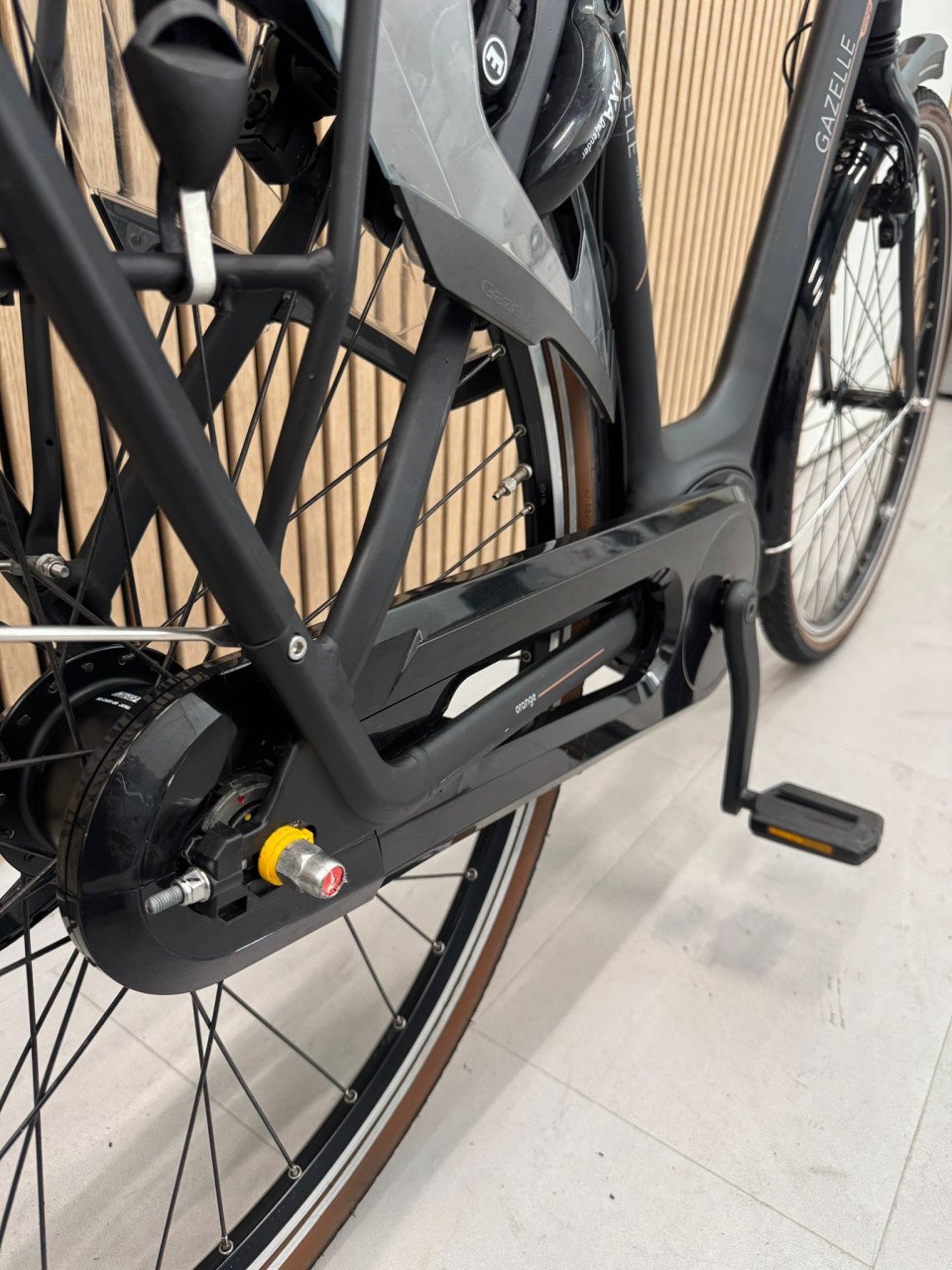 Gazelle Orange C8 Bosch Active Line Plus 400Wh 53CM