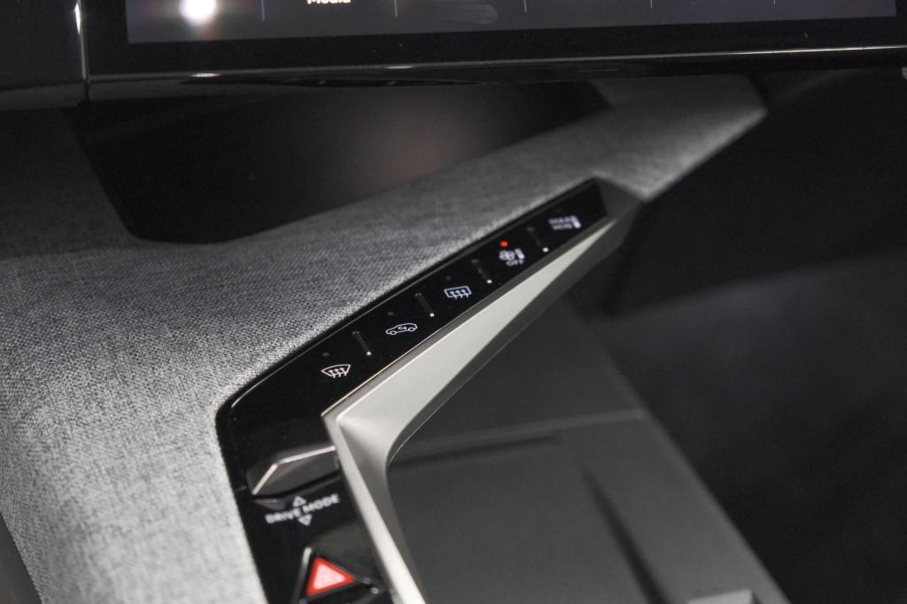 Peugeot 3008 1.2 hybrid 145 gt | camera | adaptieve cruise control | elektr