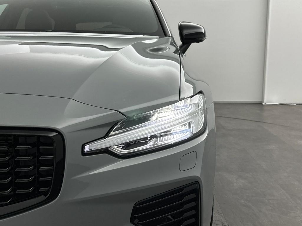 Volvo V60 t8 455pk recharge ultra dark| panodak| 360camera| stylingpack| a