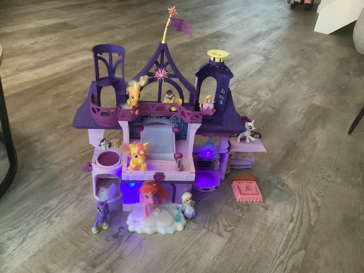 My Little Pony Kasteel/School Speelset, met licht en geluidseffecten