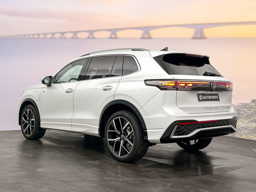 Volkswagen Tiguan r-line-edition 1.5 ehybrid 150 kw / 204 pk suv 6 v
