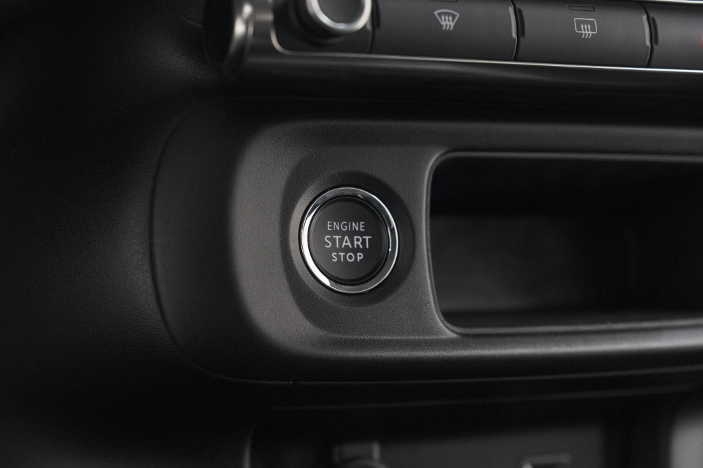Citroen C3 puretech 82 shine | camera | stoelverwarming | apple carplay | 1