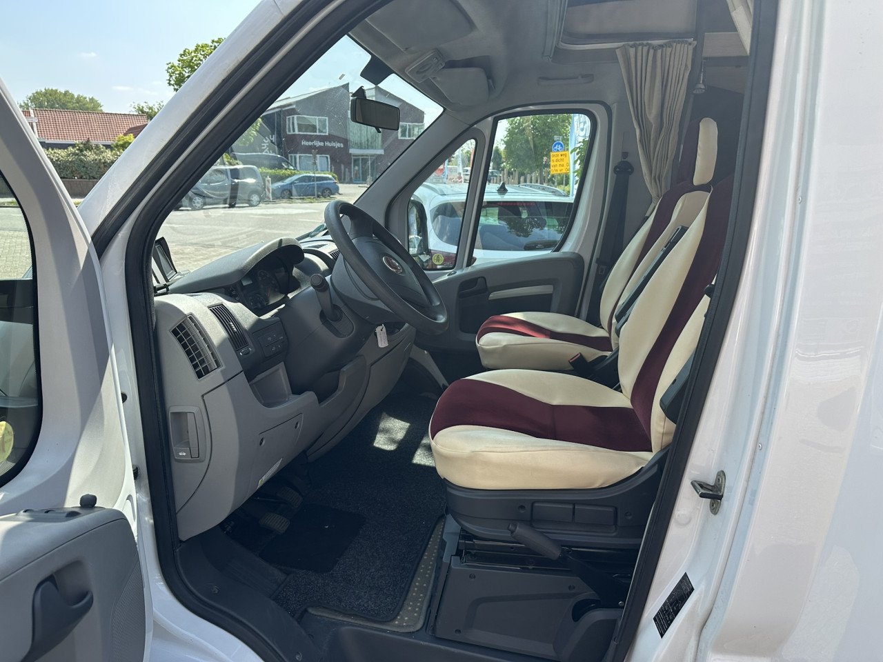 Bavaria T073XLC 2011 slechts 80.008km! 4pers queens bed, jaar APK, garantie
