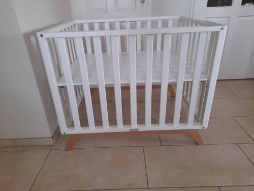 Bopita box (80 x 100 x 81H ) in goede nette staat ! in hoogte verstelbaar