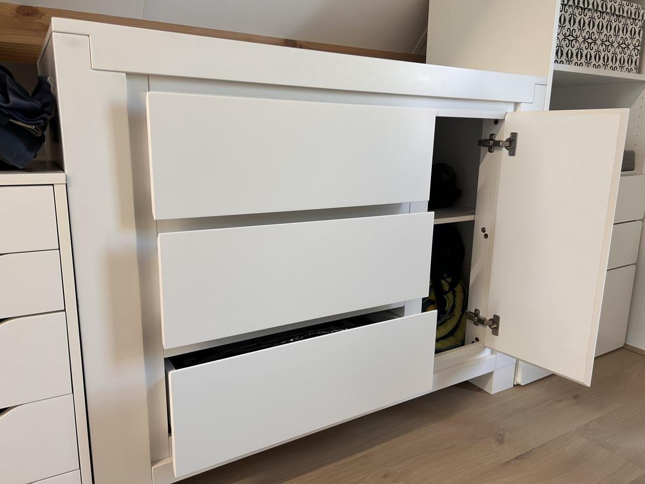 Commode + kast babykamer