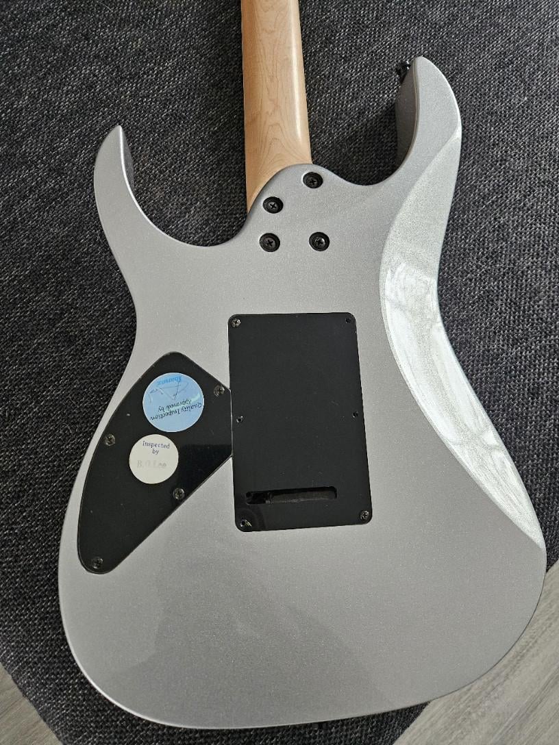 Ibanez RG 370 DX Met Versterker En Toebehoren Te Koop.