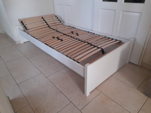 1 persoons bed 90 x 200 (in goede staat )