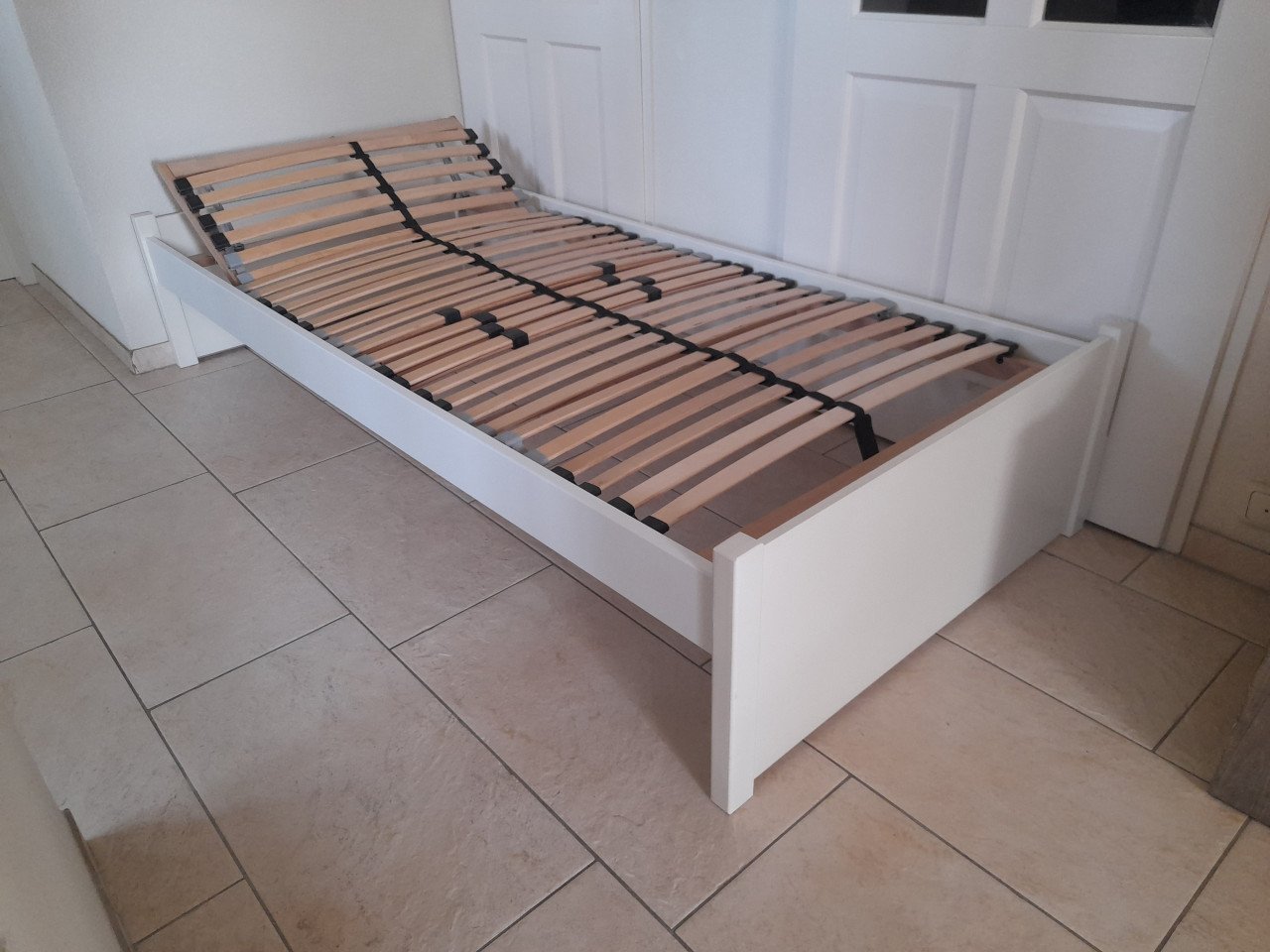 1 persoons bed 90 x 200 (in goede staat )