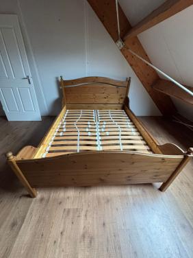 Bed, matras en lattenbodems als Nieuw