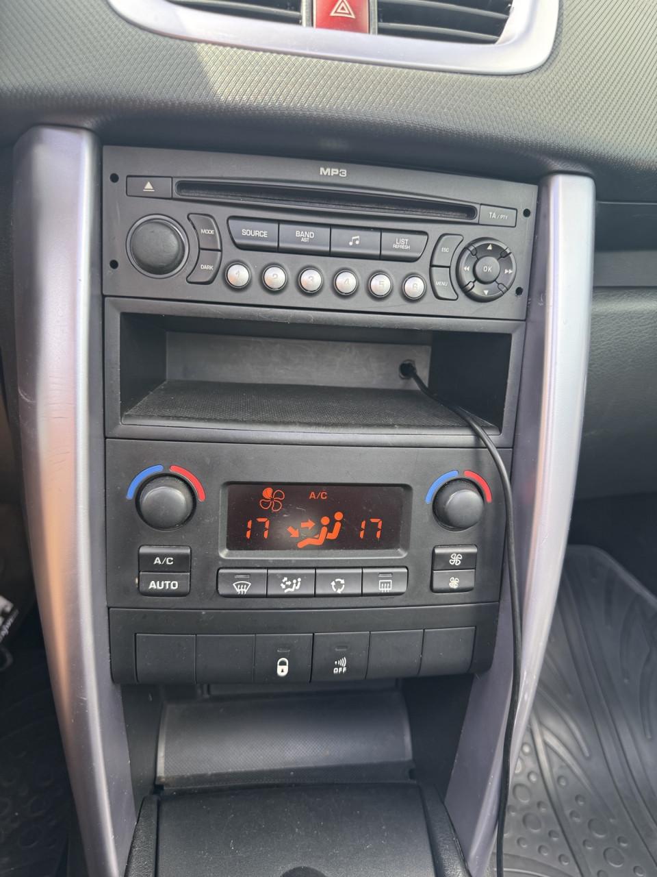 Zeer leuke Peugeot 207CC