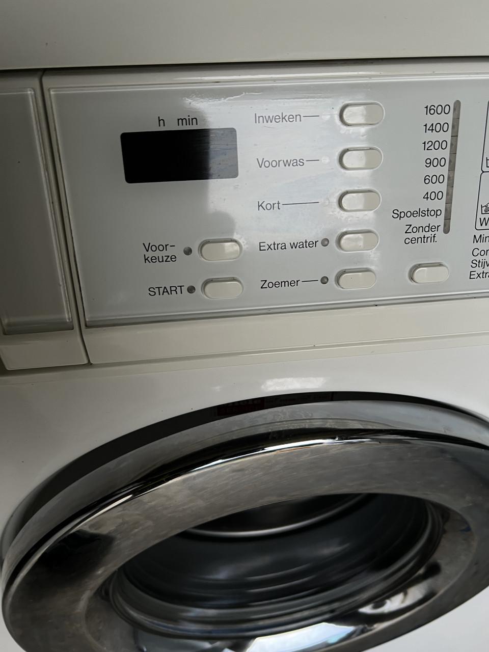Nauwelijks gebruikte Miele Wasmachine 1600 toren 5 kg. als nieuw