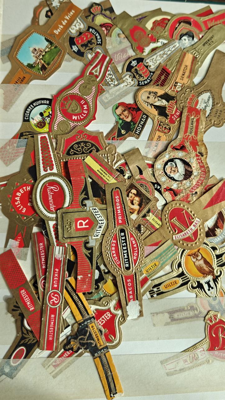 Een boekje met Sigarenbandjes