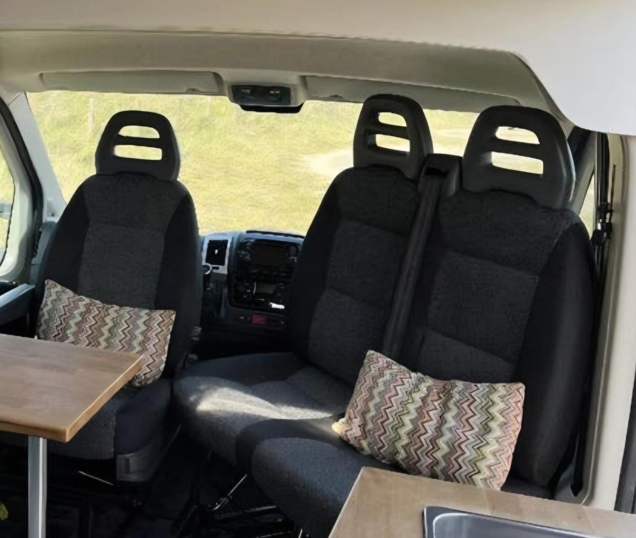 ISRI Draaiplateau en passagiersbank voor Ducato, Boxer en Jumper
