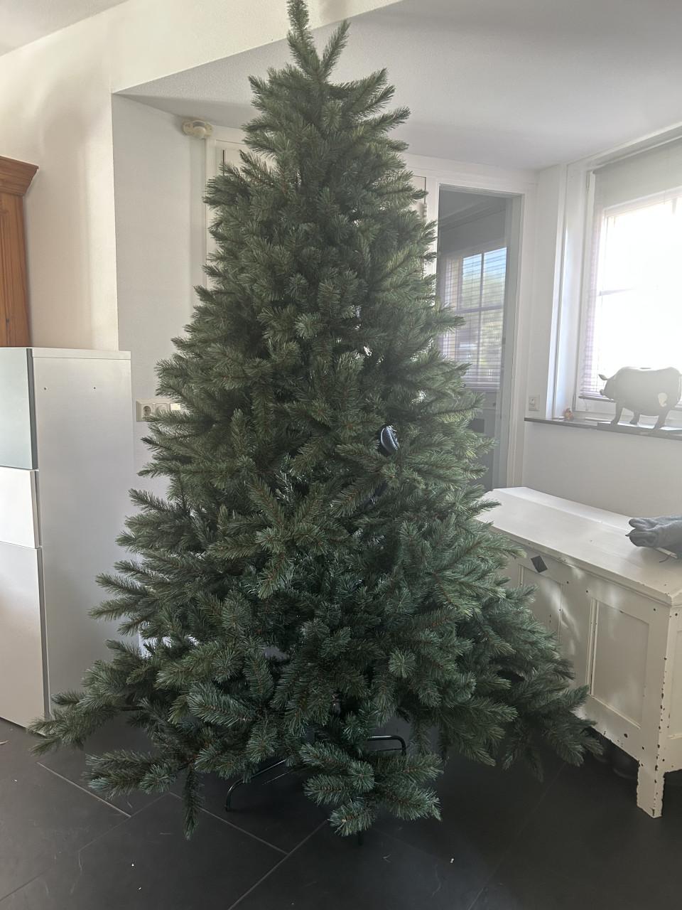 Kerstboom 2.30 Romagnes Intratuin ( nieuw 299)