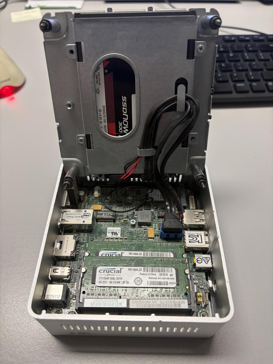 Intel NUC5i3ryh i3-5010u 8Gb 120Gb WIFI Win11LTSC 50€