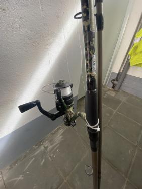 Fishing rod, chair, net, food, bag. All inclusife!