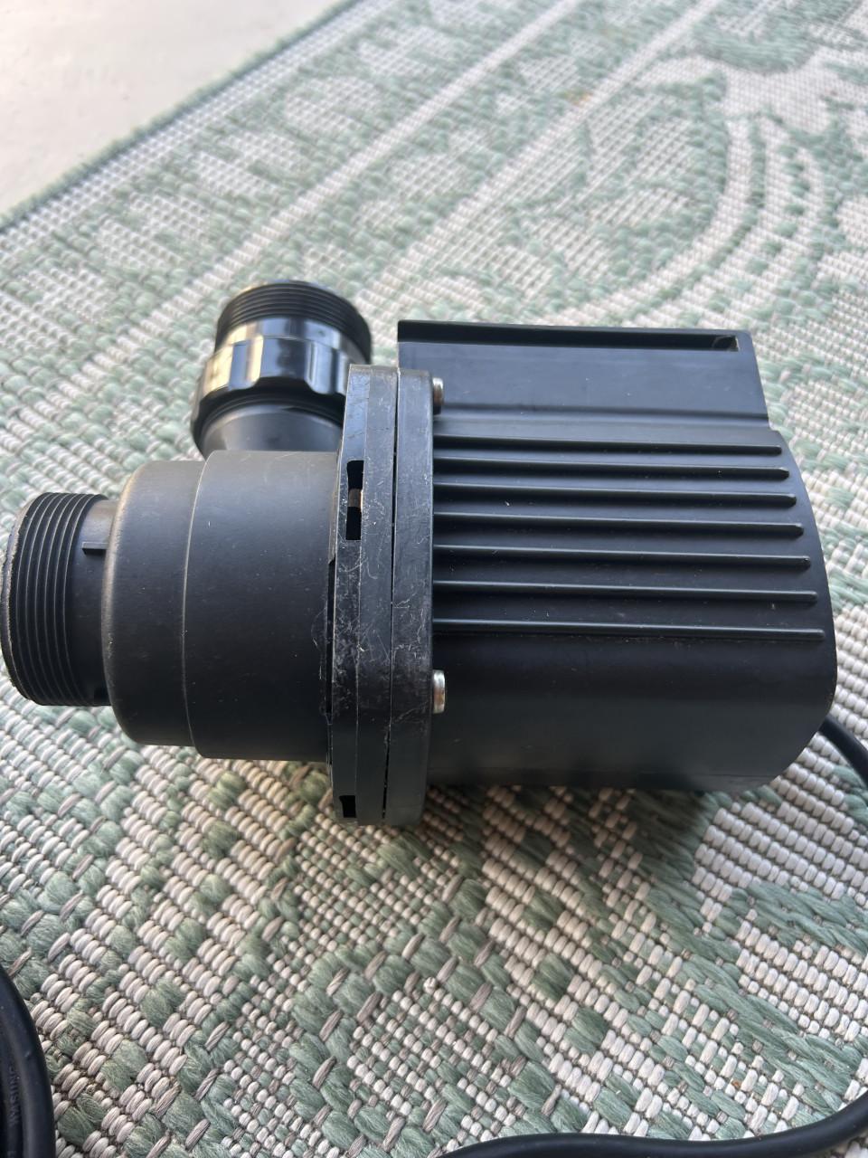 Te koop oase eco primium 10000 sterke en zuinige Vijverpomp snoer 5 meter