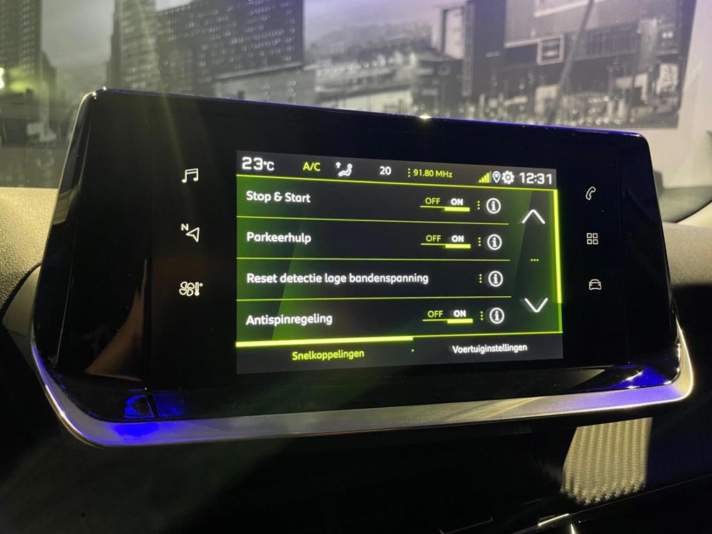 Peugeot 2008 1.2 puretech allure *camera*carplay*led*keyless