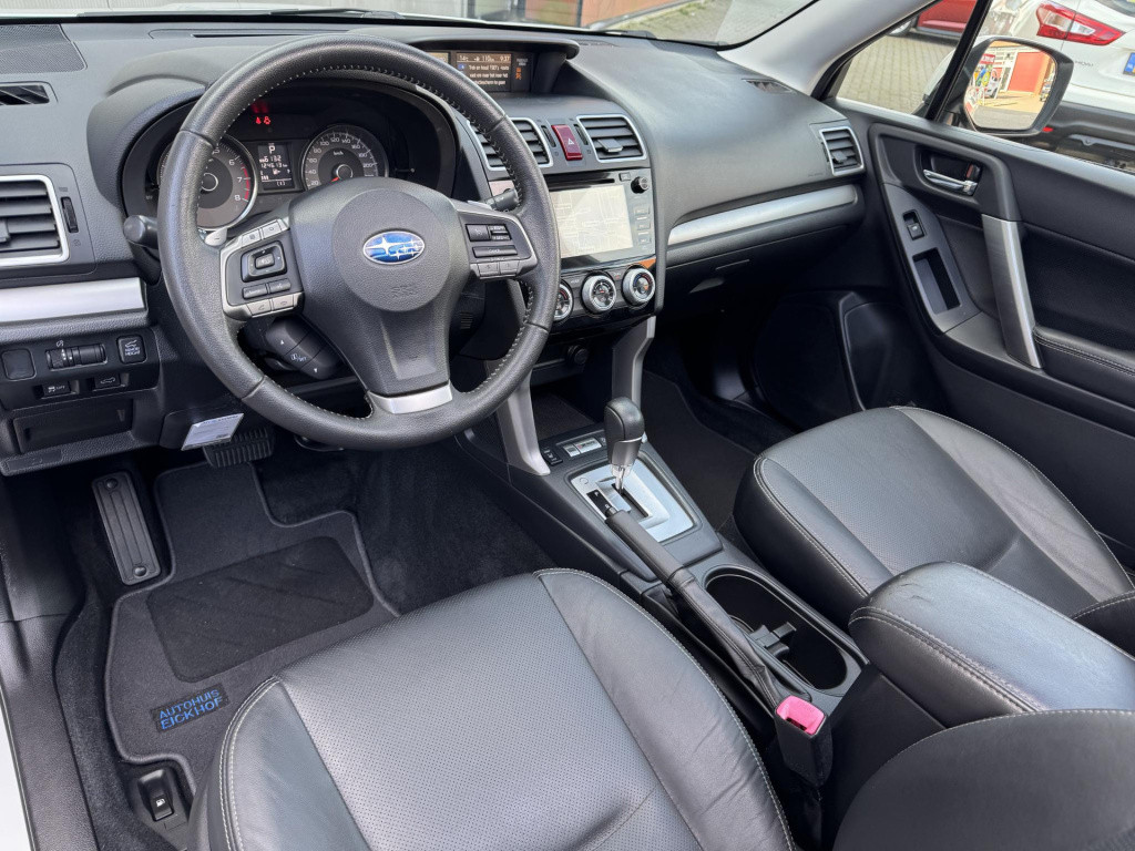 Subaru Forester 2.0 premium | trekhaak afneembaar | panoramadak | navigatie